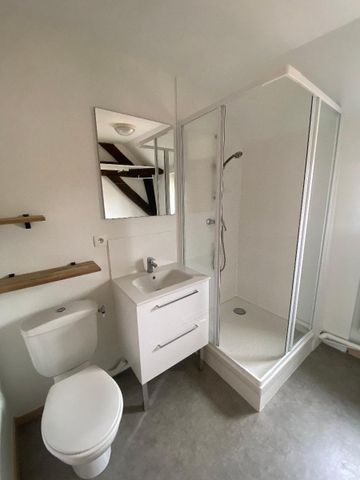 Location Appartement 4 pièces 75m² POITIERS 86000 - Photo 5