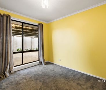 Comfortable Family Living - Photo 3