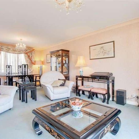 Trentham Lodge, EN1 - Photo 1