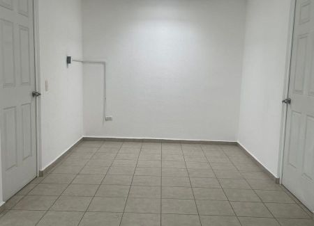RECIÉN remodelada CASA en paseos del bosque - Photo 2