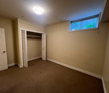 Spacious 2 Bedroom Garden Apt close to Pacific Spirit Park & UBC & Tr - Photo 3