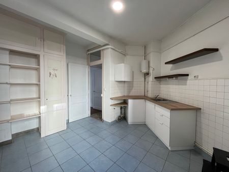 Location Appartement 3 pièces 80m² CHAMBERY 73000 - Photo 5