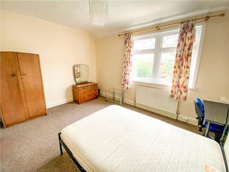 4 bedroom terraced house to rent - Photo 3