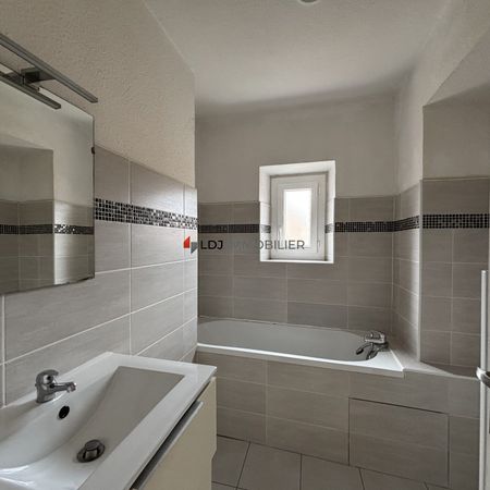 Location Appartement 2 pièces 62m² PRADES 66500 - Photo 3