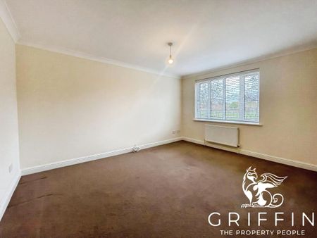 Poplar Close, South Ockendon, RM15 - Photo 4