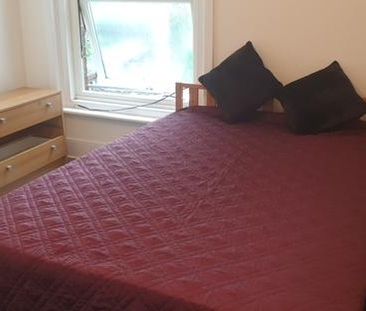 4 bedroom end of terrace house to rent - Photo 6
