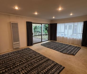 Spacious St Heliers 3-Bedroom, 2-Bathroom Home with Double Garage &... - Photo 6