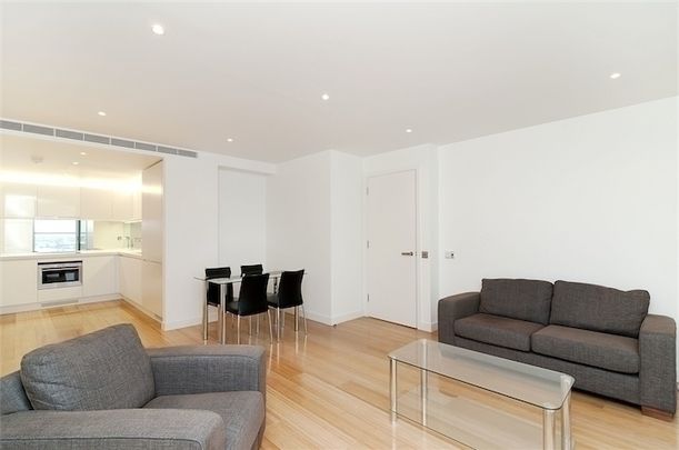 1 Bed Flat, Pan Peninsula Square, E14 - Photo 1