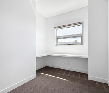 25 Lower Drive, Kew VIC 3101 - House For Rent | Domain - Photo 5