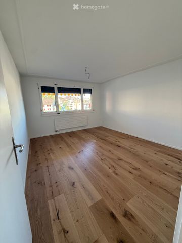 Erstbezug einer umfassend renovierter, zentral gelegener Wohnung in Wollerau - Photo 2