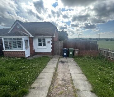 2 bedroom semi-detached bungalow to rent - Photo 3