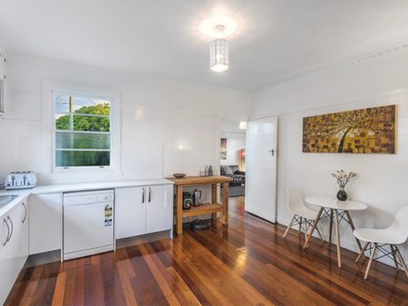 Timeless Charm Meets Comfort in the Heart of Wavell Heights - Photo 5