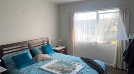 Large Family Home - Photo 4