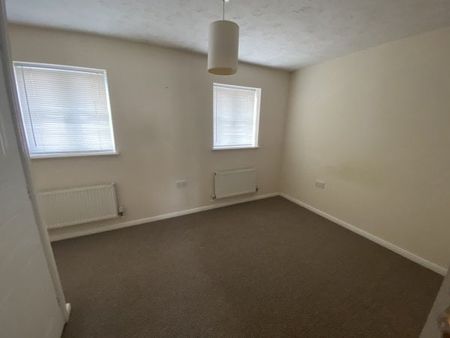 Longfield Place, Plymouth, PL4 - Photo 2