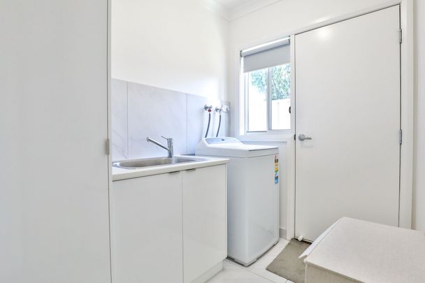 Modern Family Living in Red Cliffs - Photo 1