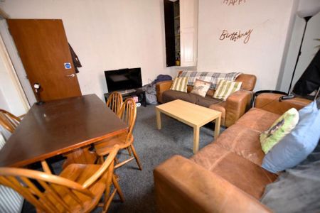 5 bedroom house to rent - Photo 2