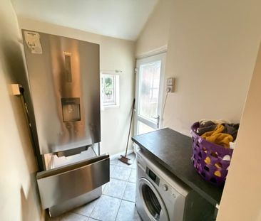 4 bedroom terraced house to rent - Photo 3