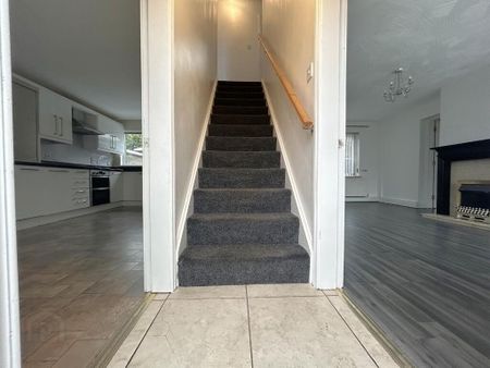 35 Caulside Park, Antrim, BT41 2DR - Photo 5