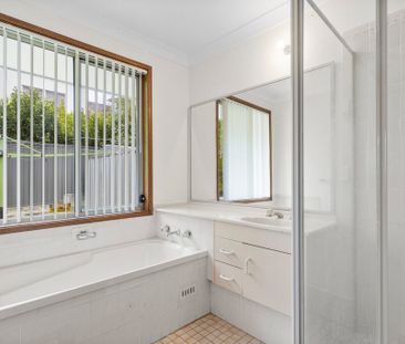 Two Bedroom House - Electricity & Water Usage Included - Photo 3