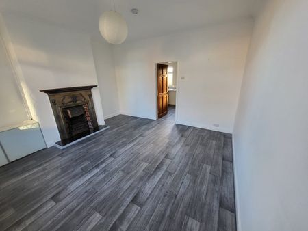 2 Bed Terraced House, Wood Lane, LS26 - Photo 4
