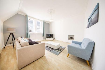 3 bedroom apartment to rent - Photo 2