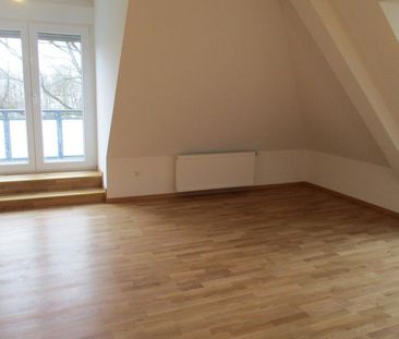 Toll ausgebaute 3-Zimmer-Dachgeschoss-Wohnung mit Balkon - Foto 3