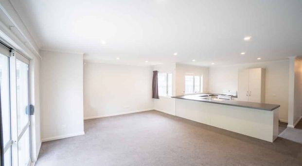 Sleek and Easy Living - Photo 1