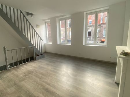 Maison en triplex prox Métro Lille Fives - Photo 2