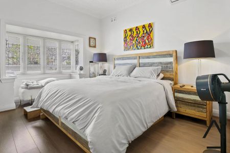 Charming Three-Bedroom Home in a Prime Earlwood Location - Photo 5