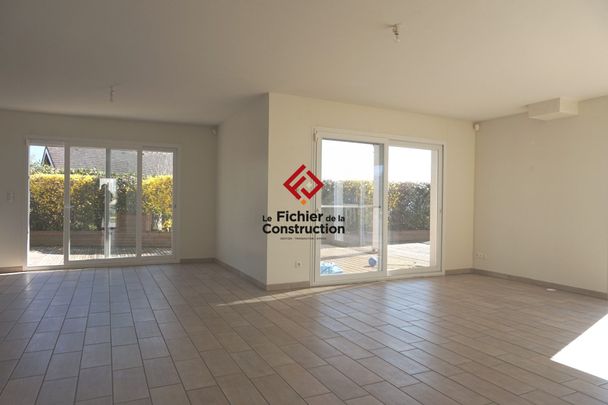 Location Maison 7 pièces 155m² HERBEYS 38320 - Photo 1