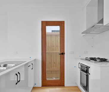 Family Home for Lease – Modern Comfort & Style – Low Maintenance - Photo 4