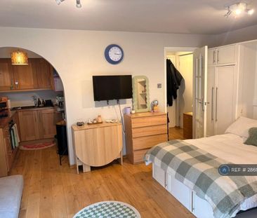 Studio to rent - Photo 5