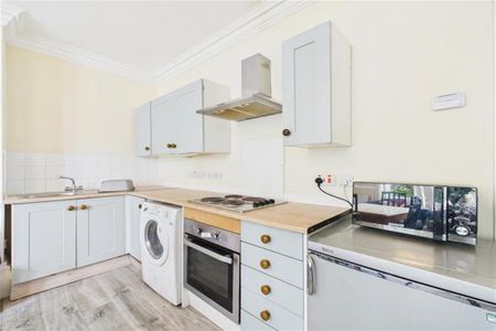 4 bedroom property to rent - Photo 2