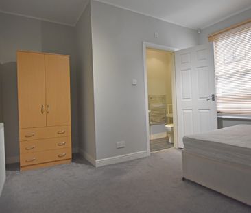 2 Bedroom Apartment - Photo 4