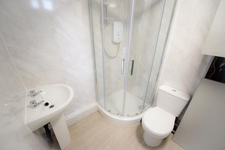 2 bedroom terraced house to rent - Photo 5