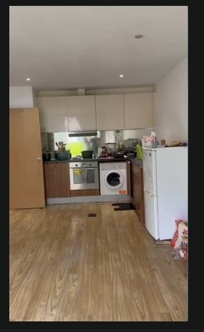 Studio Flat, Cutmore House, IG11 - Photo 2