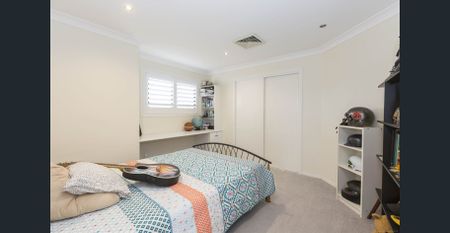 SPACIOUS WATERFRONT HOME IN GATED ESTATE - Photo 5