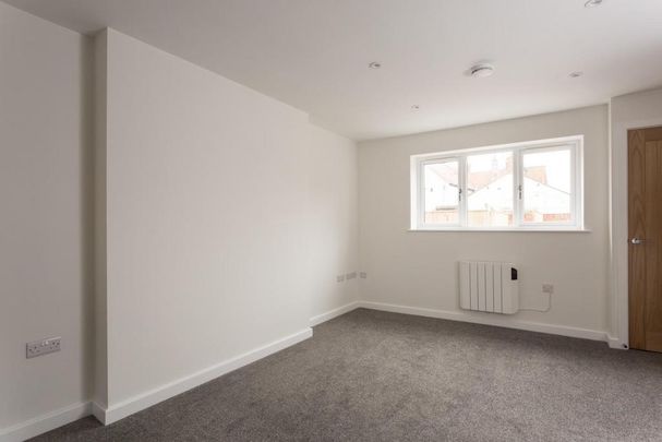 2 bedroom semi-detached bungalow to rent - Photo 1