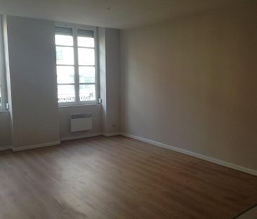 Location Appartement 4 pièces 77m² LYON 7ème - Photo 1