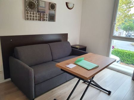 HAUT d'IDRON, Au Calme, Studio Meublé en Résidence récente avec climatisation et parking privé, - Photo 4