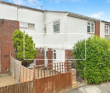 Popley, RG24 - Photo 1