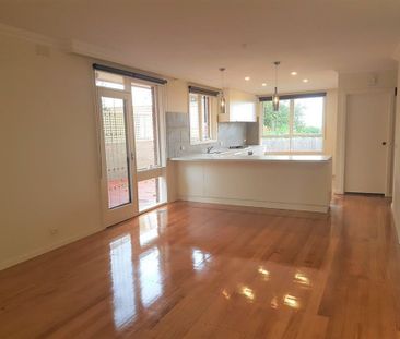 2/32 Kent Road, Surrey Hills - Photo 3