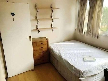 Barchester Close, Uxbridge, UB8 - Photo 3