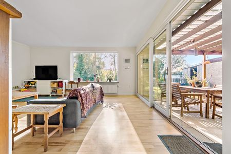 Fint familiehus med dejlig have - Photo 3