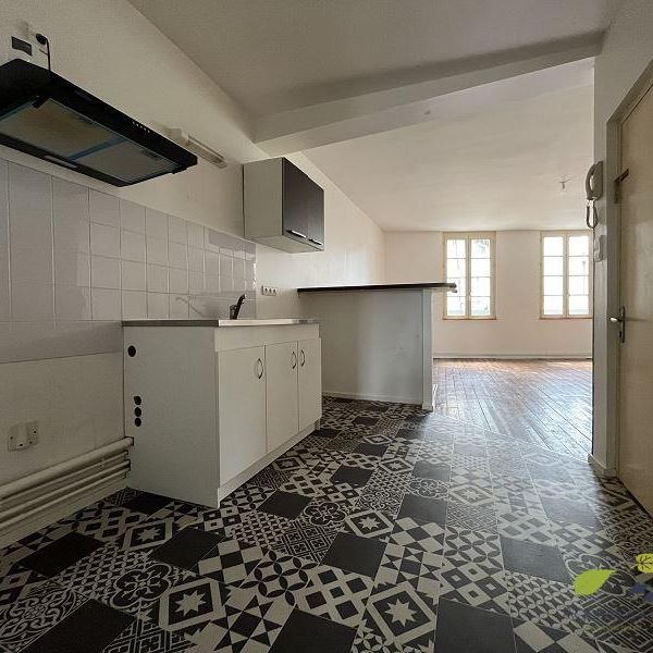 Location Appartement 3 pièces 68m² ST LEONARD DE NOBLAT 87400 - Photo 1