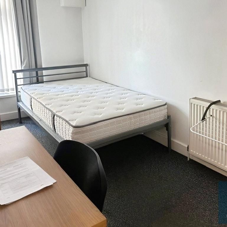 1 bedroom in a house share to rent - Photo 1