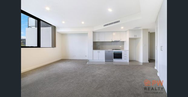 Watch the NYE fireworks from the shared rooftop, with storage cage - Photo 1