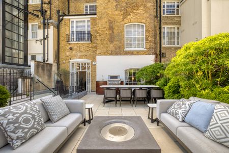 Luxury three-bedroom duplex apartment in the heart of Knightsbridge - Photo 4