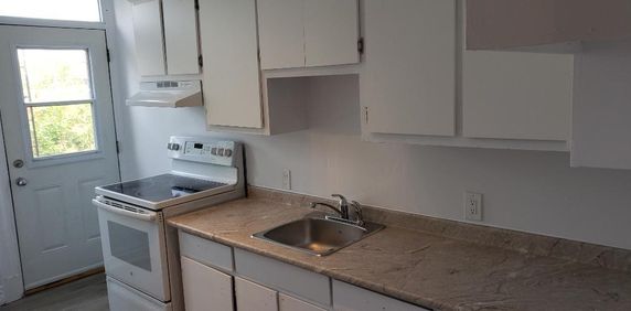 3 1/2 Métro Pie IX/Stationnement privé disponible - Photo 2