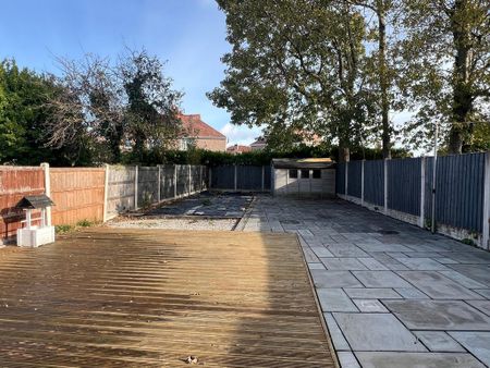 2 bedroom detached bungalow to rent - Photo 2